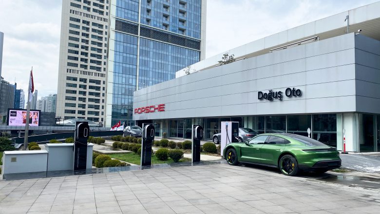  Porsche, tüm elektrikli otomobiller için Türkiye’ye şarj ağı kurdu