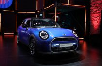 Yeni MINI Cooper 5 Kapı ve Yeni MINI Cooper Cabrio tanıtıldı